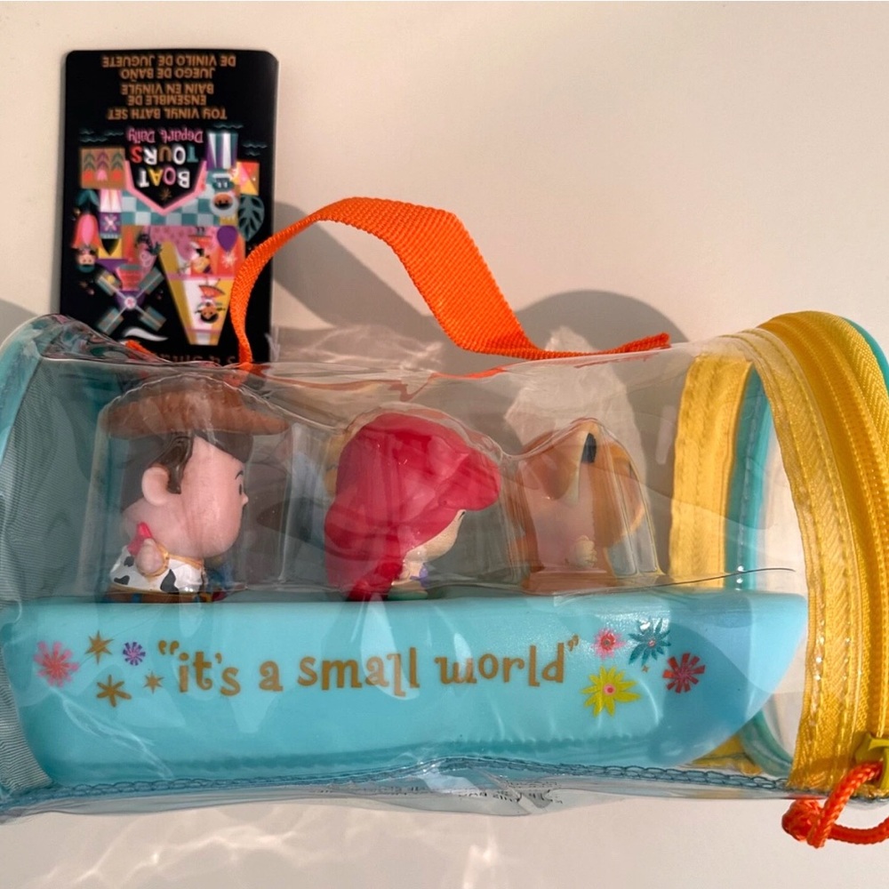 NWT Disney Park Exclusive It’s A Small World Boat W/ Disney Characters Bath Toy